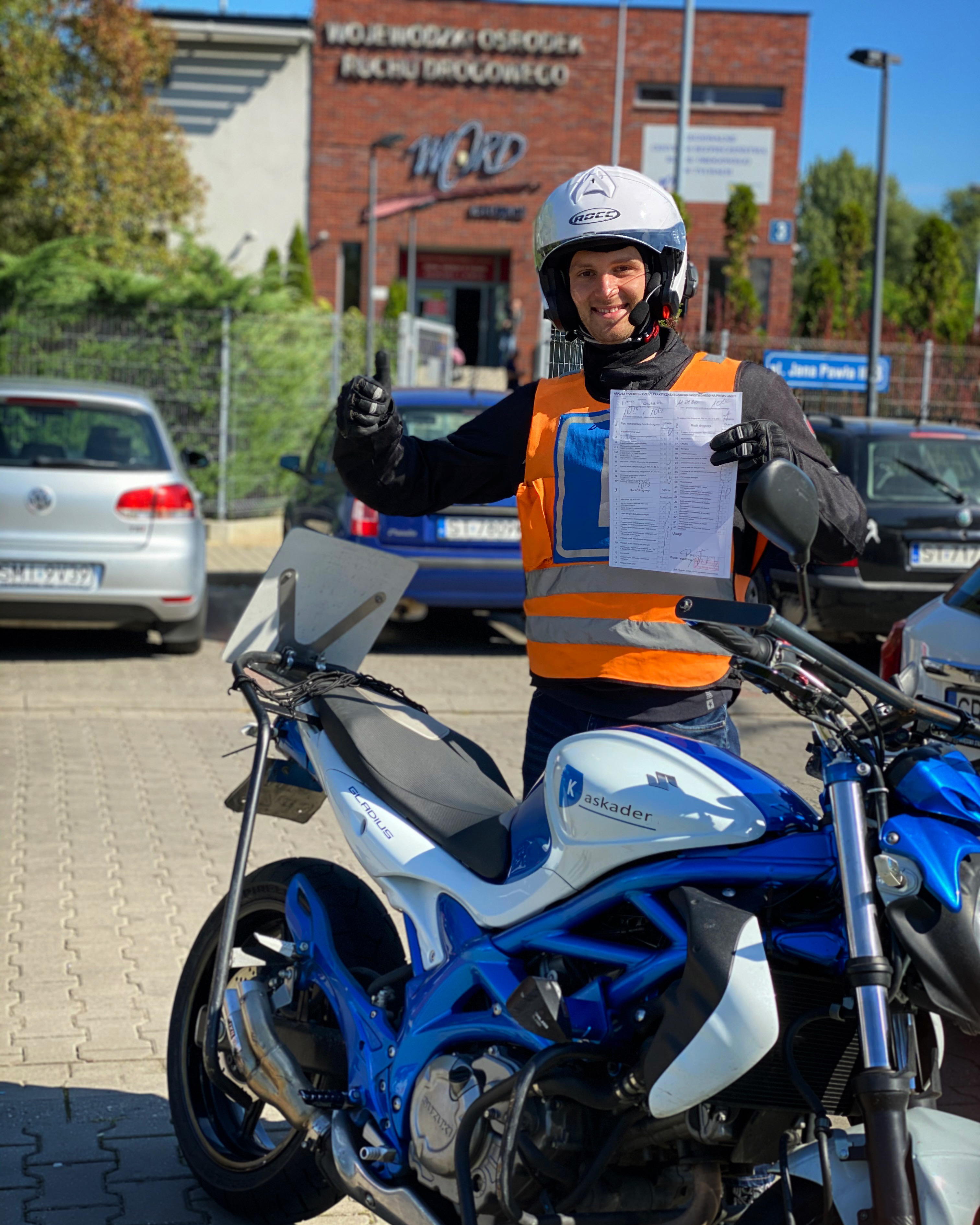 motocykl reklama próba
